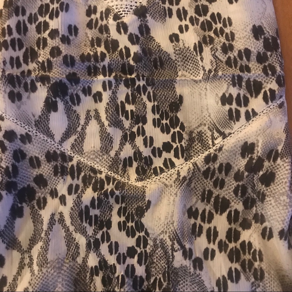 Express NWT Woman’s Size Medium Animal Print Cami - Picture 12 of 16